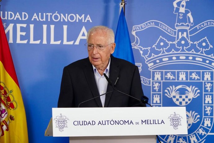 El presidente de Melilla, Juan José Imbroda, este jueves en rueda de prensa tras conocerse la visita de los Reyes