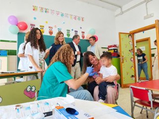 Jornada de inmunización del alumnado del Colegio Virgen de Belén de Huelva.