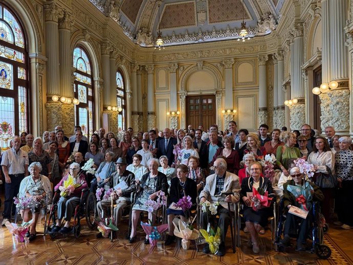 El acto de homenaje a las personas mayores de 100 años de Valladolid.