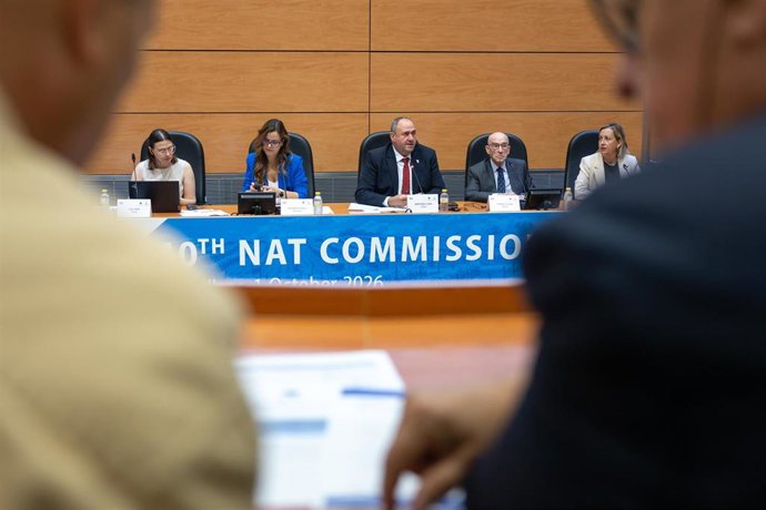 El consejero de Agricultura, Ganadería y Desarrollo Rural, Julián Martínez Lizán, y la directora general de Asuntos Europeos, Nazareth Rodrigo, participan en la 6ª Reunión del Intergrupo del Vino del Comité Europeo de las Regiones y NAT.