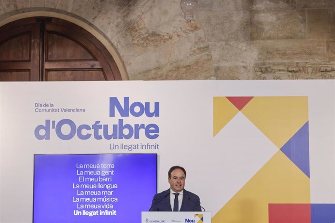 El presidente de la Generalitat Valenciana, Juanfran Pérez Llorca, durante la presentación de la campaña institucional y la programación de actos del Nou d’Octubre