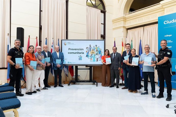 Presentación de 'Prevención barrio a barrio' en el Ayuntamiento de Málaga.