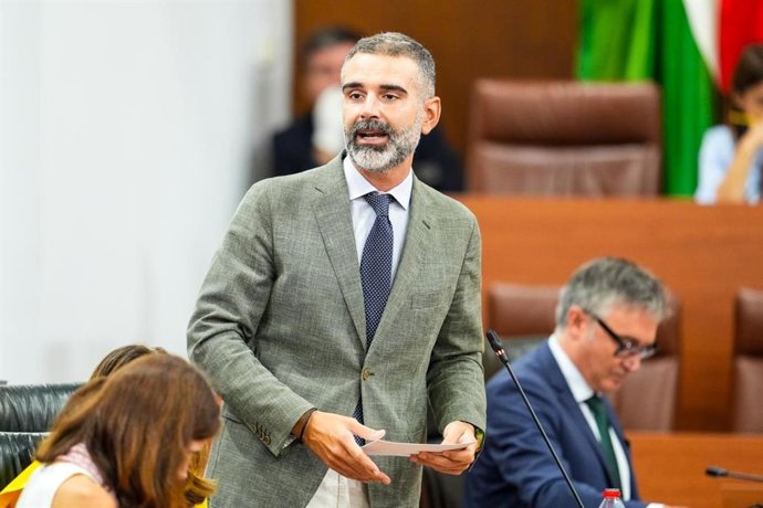El consejero de Agricultura, Pesca, Agua y Desarrollo Rural, Ramón Fernández-Pacheco.