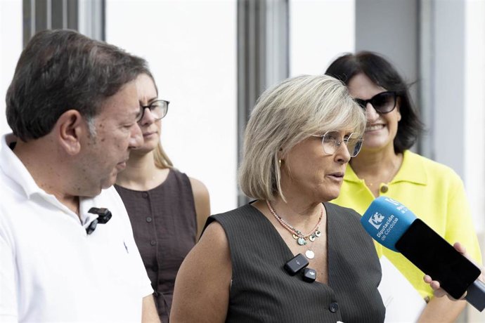 La delegada de Recursos Humanos y Energía de la Diputación y presidenta de la Agencia de la Energía de Córdoba, Tatiana Pozo, en su visita a Villa del Río.