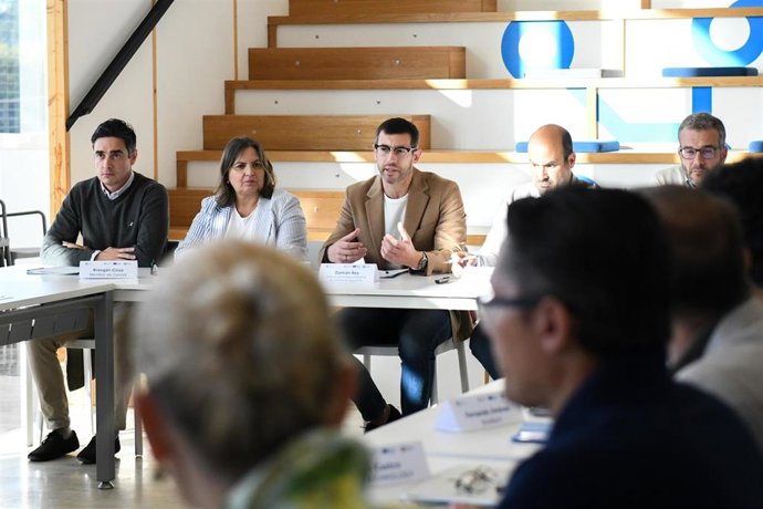 Primera reunión del nuevo pacto digital Xunta-empresas