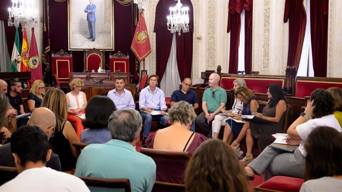 Bruno García en la Mesa Institucional de Personas Sin Hogar.