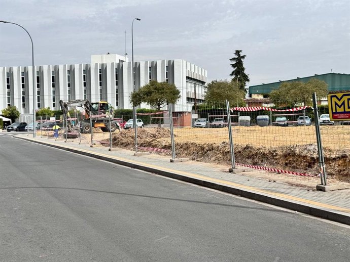 El aparcamiento de la calle Roberto Osborne en el Polígono Carretera Amarilla