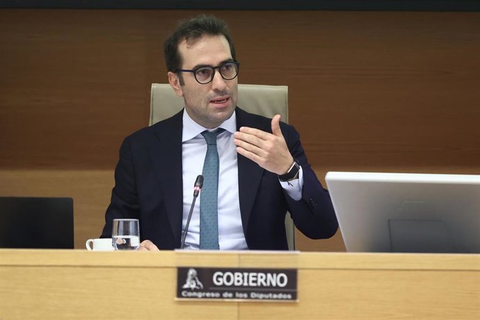 El vicepresidente primero del Gobierno y ministro de Economía, Comercio y Empresa, Carlos Cuerpo, comparece ante la Comisión Mixta para la Unión Europea para informar sobre los progresos y avances del Plan de Recuperación, Transformación y Resiliencia de 