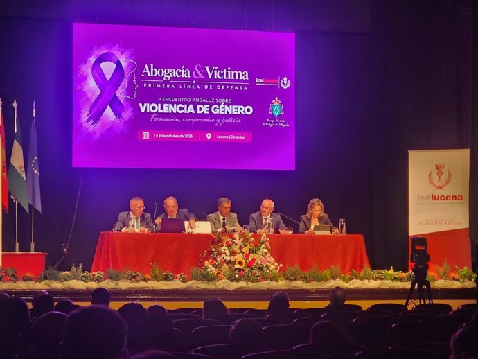 Inauguración del II Encuentro Andaluz sobre Violencia de Género, organizado por el Consejo Andaluz de Colegios de Abogados (Cadeca) en Lucena (Córdoba).