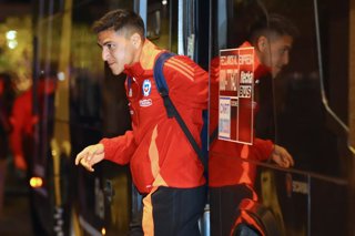 Futbol, Llegada de jugadores de la seleccion chilena al hotel Intercontinentalde Buenos Aires.  La seleccion chilena es fotografiada a la llegada al Hotel Intercontinental de Buenos Aires previo al partido contra Argentina por las clasificatorias a