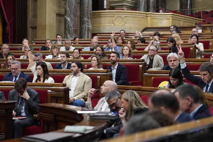 Votación en el Debate de Política General, en el Parlament de Catalunya, a 1 de octubre de 2026