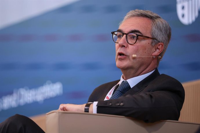 Archivo - El presidente de Unicaja, José Sevilla, durante la sesión inaugural del foro de debate económico, en el Aula Magna del campus del IESE, a 27 de mayo de 2026, en Madrid (España). 