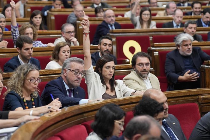 La diputada del PSC Elena Díaz durante el Debate General de Política Nacional General, a 1 de octubre de 2026, en Barcelona, Catalunya (España). El Parlament afronta la tercera jornada del Debate de Política General en el que se sigue hablando de las prop