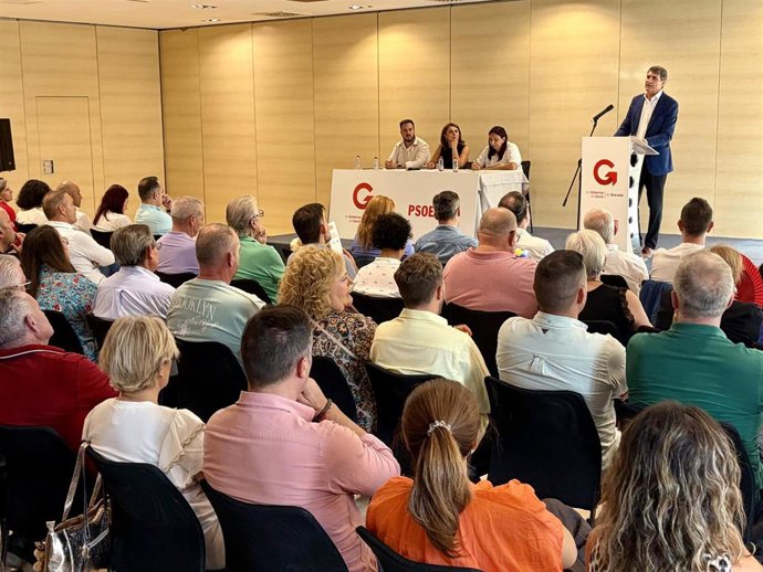 El secretario general del PSOE de Granada, Pedro Fernández.