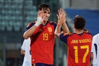 España fulmina (0-13) a San Marino con cinco goles de Carlos Espí