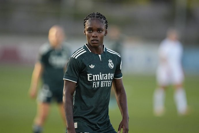 Archivo - Linda Caicedo of Real Madrid CF looks on during the friendly women football match played between Real Madrid and Madrid CFF at Ciudad Real Madrid on August 01, 2026 in Valdebebas, Madrid, Spain.