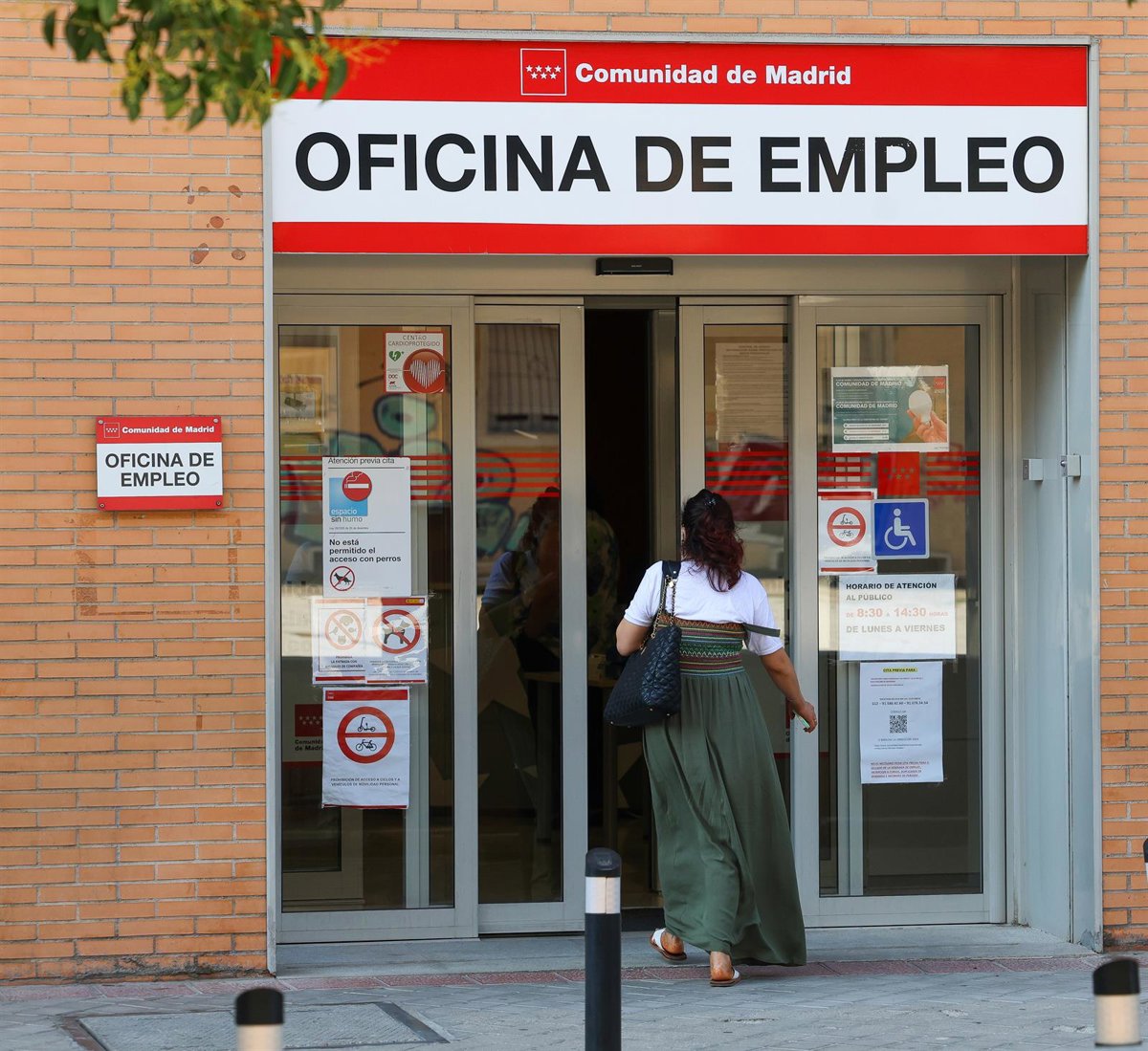 El paro sube en 23.587 personas en septiembre, hasta casi 2,38 millones, mínimo en este mes desde 2007