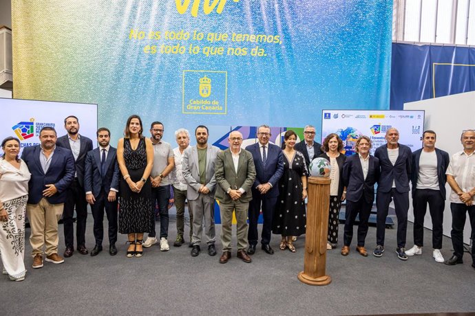 Foto de familia del acto