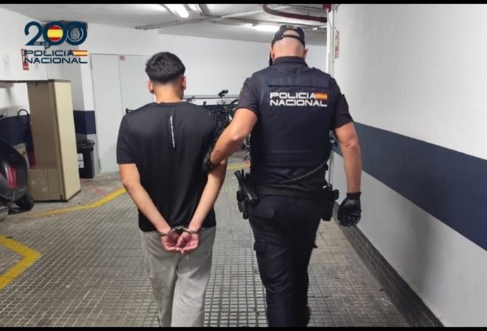 Un hombre agrede a su expareja y huye con su bebé: "Me han robado a la niña, se la han llevado".
