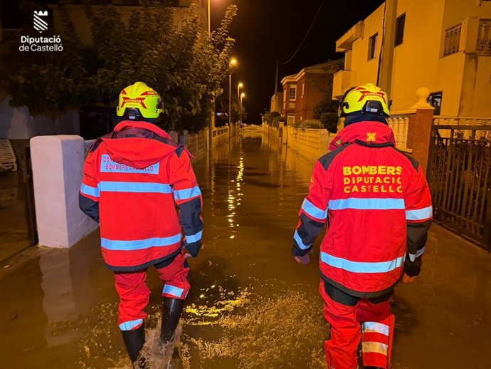 Efectius de bombers durant les pluges a Castelló