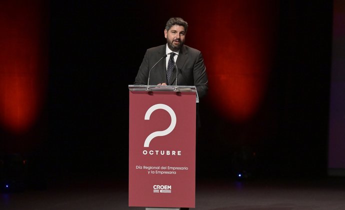 El presidente del Gobierno regional, Fernando López Miras