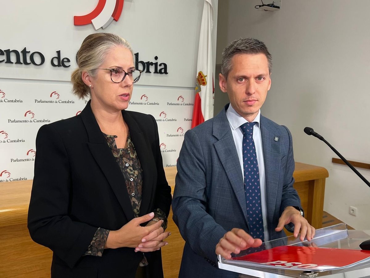 El PSOE pide a Buruaga  dar la cara  en el Parlamento ante el  deterioro  de la asistencia sanitaria y las derivaciones