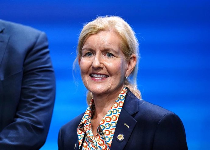 Archivo - Debbie Hewitt, presidenta de la FA inglesa