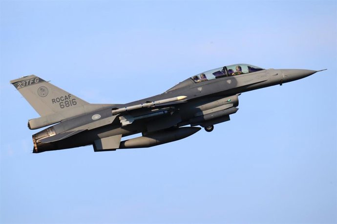 Archivo - F16 del Ejército de Taiwán durante unos ejercicios militares. 