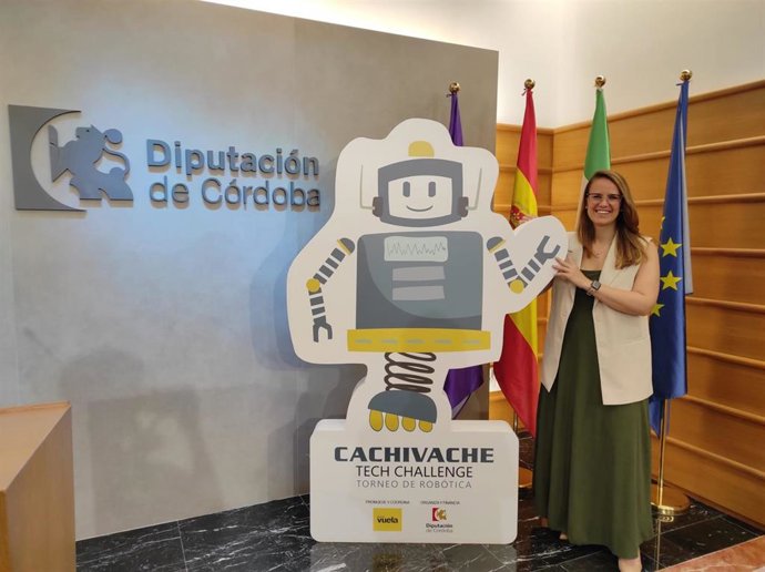 La delegada de Desarrollo Tecnológico, Transformación Digital y Juventud de la institución provincial, Sara Alguacil, en la presentación de los Premios Cachivache Tech Challenge.