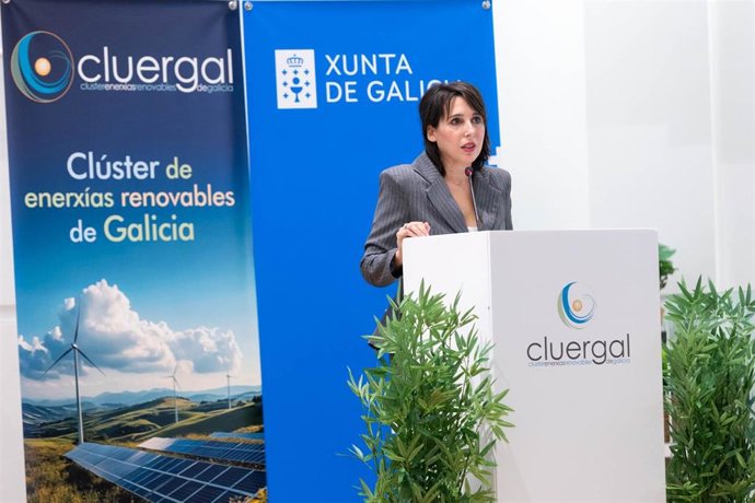 A conselleira de Economía e Industria, María Jesús Lorenzana, participa nun acto do Clúster de enerxías renovables de Galicia.