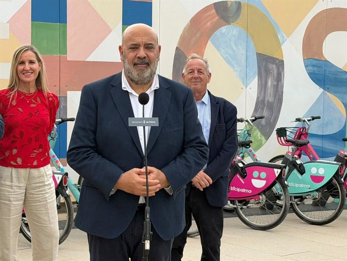 El alcalde de Palma, Jaime Martínez, en la presentación de la estación de Bicipalma de Sant Joan de Déu.