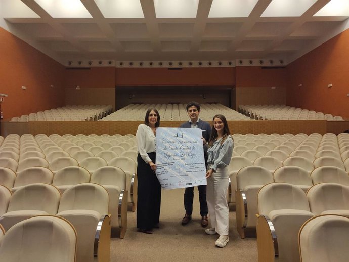 Fernández, Iturriaga y Basurto, en el Auditorio Municipal, uno de los escenarios del 43 Concurso Internacional de Canto Ciudad de Logroño.