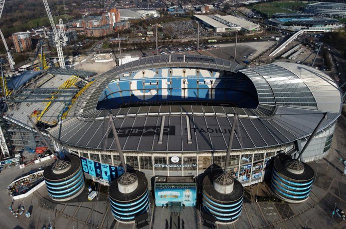 Archivo - FILED - 19 March 2025, United Kingdom, Manchester: An aerial view of Etihad Stadium, home of Manchester City. Manchester City and the Premier League have reached a settlement in their dispute over the rules governing associated party transaction