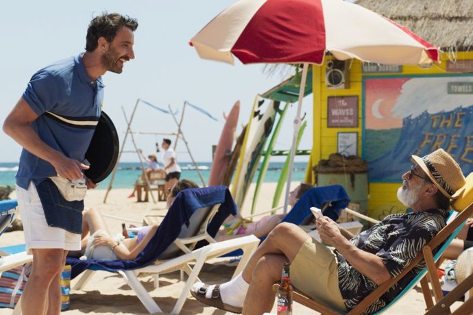 Fotograma de la película 'Playa de lobos', de Javier Veiga. 