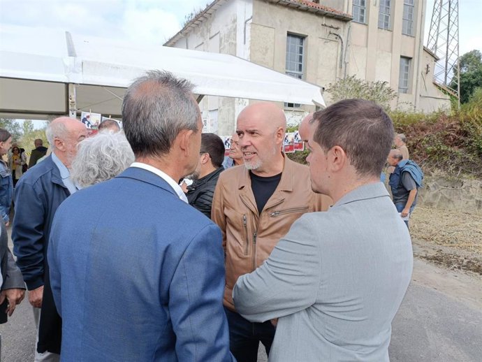 El secretario general de CCOO, Unai Sordo, antes de participar en el cacto de homenaje y develación de la placa Mina La Camocha, en Gijón.