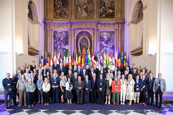 Foto de familia de la Comisión de Recursos Naturales del Comité Europeo de las Regiones.
