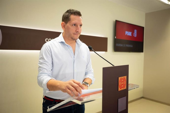 El portavoz adjunto del grupo parlamentario socialista de las Cortes de Aragón, Jesús Morales.