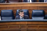Foto: Bustinduy acusa a PP, Vox y Junts de "traicionar al pueblo" para servir al "rentismo"