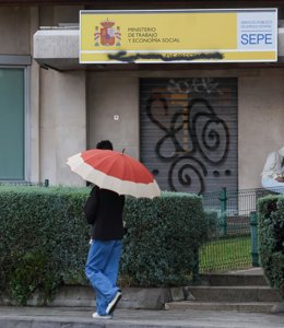 Fachada de una oficina de empleo.