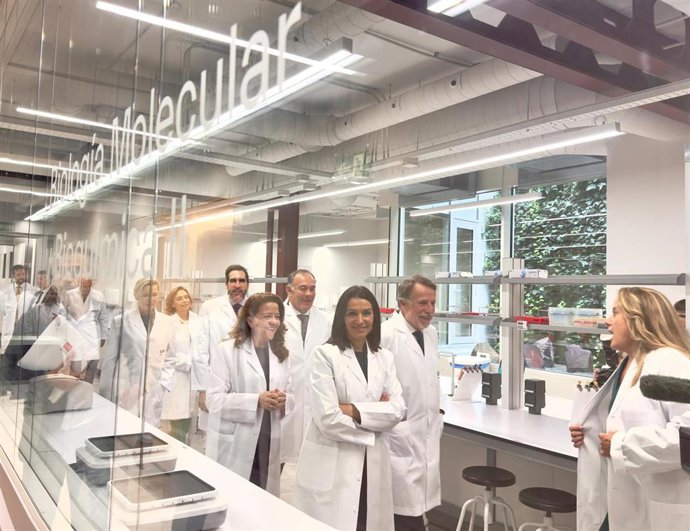 Las consejeras de Educación y Sanidad han inaugurado hoy el nuevo Campus de Ciencias de la Salud de UNIE Universidad.