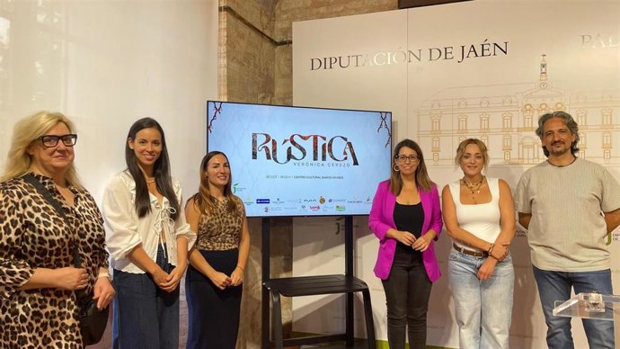 Presentación de la colección 'Rústica: moda flamenca by Flor de Cerezo'.