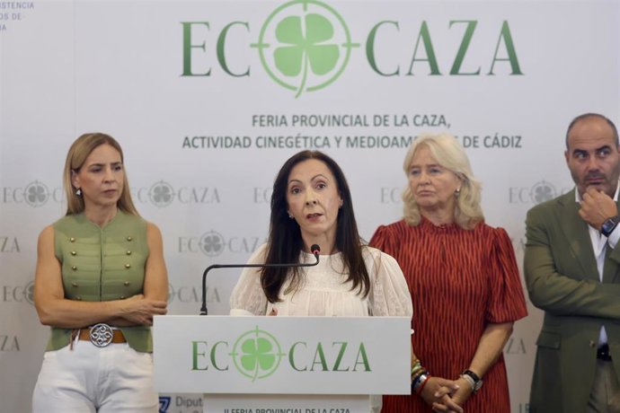 La consejera de Sostenibilidad y Medio Ambiente, Fina Martínez, interviene en la inauguración de la segunda edición de la Feria Provincial de la Caza, Actividad Cinegética y Medioambiente (Ecocaza). A 2 de octubre de 2026 en Jerez de la Frontera.