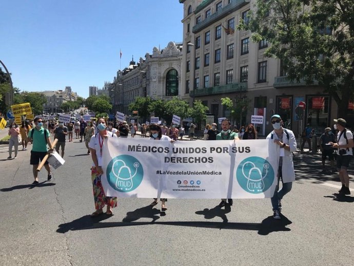 Archivo - Imagen de archivo de una manifestación de Médicos Unidos por sus Derechos.