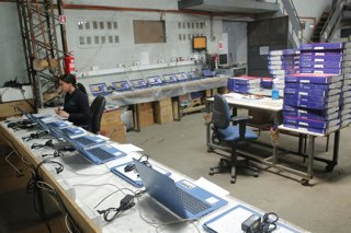 Santiago,16 noviembre 2022. Firma de convenio entre Junaeb y Chilenter, que permitirá fortalecer la alianza entre ambas instituciones y generar nuevas formas de colaboración. “Entrega Especial Becas TIC” a estudiantes de 7° básico de establecimientos