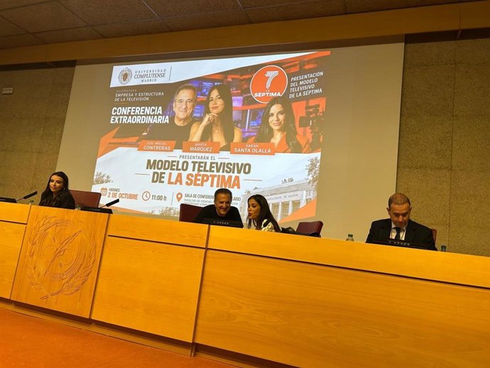 José Miguel Contreras en una conferencia extraordinaria para presentar el modelo televisivo de 'La Séptima', que ha tenido lugar en la Facultad de Ciencias de la Información de la Universidad Complutense de Madrid (UCM). El acto ha contado también con Mar