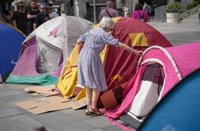 Vox reclama al Ayuntamiento de Sevilla que disuelva la acampada en las Setas "si carece de autorización"