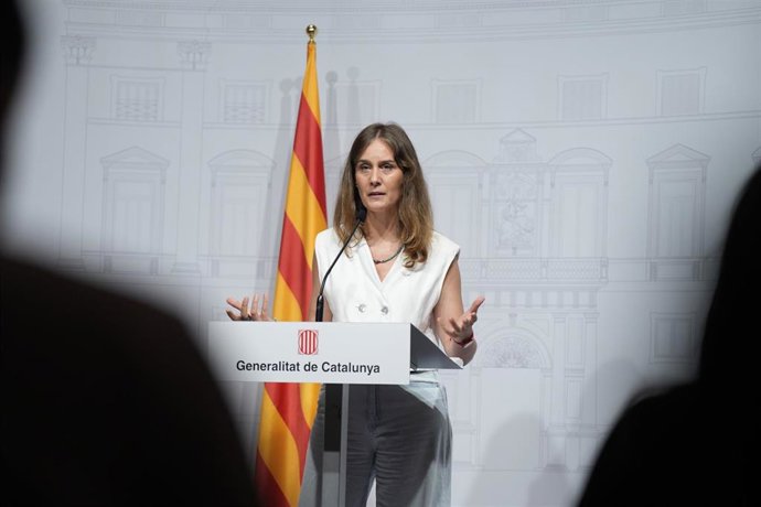 La presidenta de los Comuns en el Parlament, Jéssica Albiach, ofrece una rueda de prensa tras la cumbre educativa, en el Palau de la Generalitat de Catalunya, a 25 de septiembre de 2026, en Barcelona, Catalunya (España). 