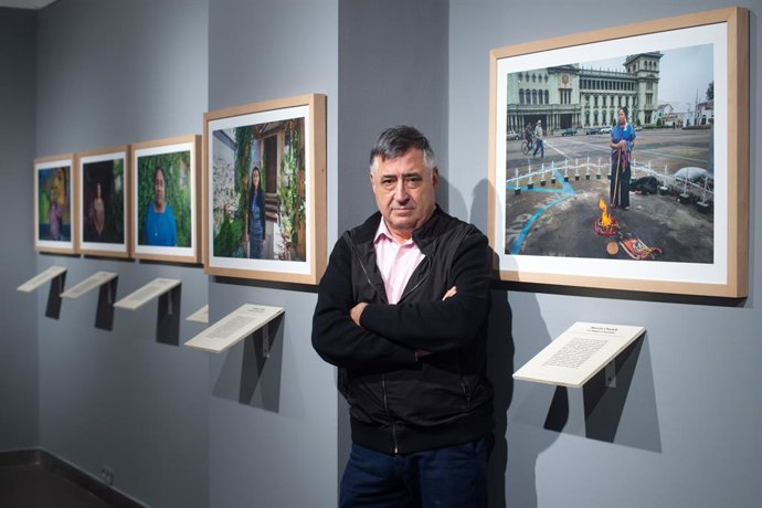 Archivo - El fotoperiodista Gervasio Sánchez durante la presentación de la exposición 'Activistas por la vida', de Gervasio Sánchez, el Centro Internacional de Fotografía y Cine, a 21 de diciembre de 2023, en Madrid (España). ‘Activistas por la vida’ es u