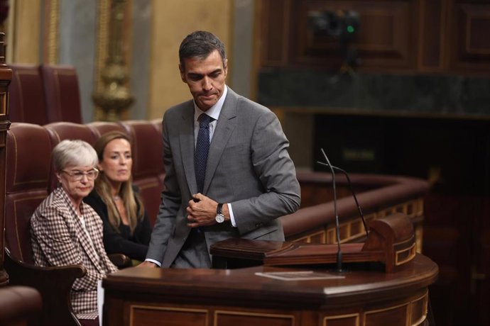 El presidente del Gobierno, Pedro Sánchez, interviene durante una sesión plenaria, en el Congreso de los Diputados, a 2 de octubre de 2026, en Madrid (España). El Congreso vota hoy la convalidación o derogación de los dos Reales Decretos en materia de viv