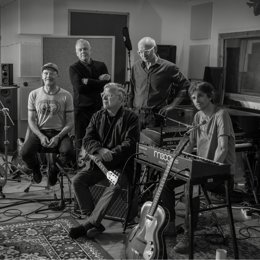 Teenage Fanclub arrancan su gira europea en España y ofrece un concierto en el Teatro CajaGranada este martes 6 de octubre.
